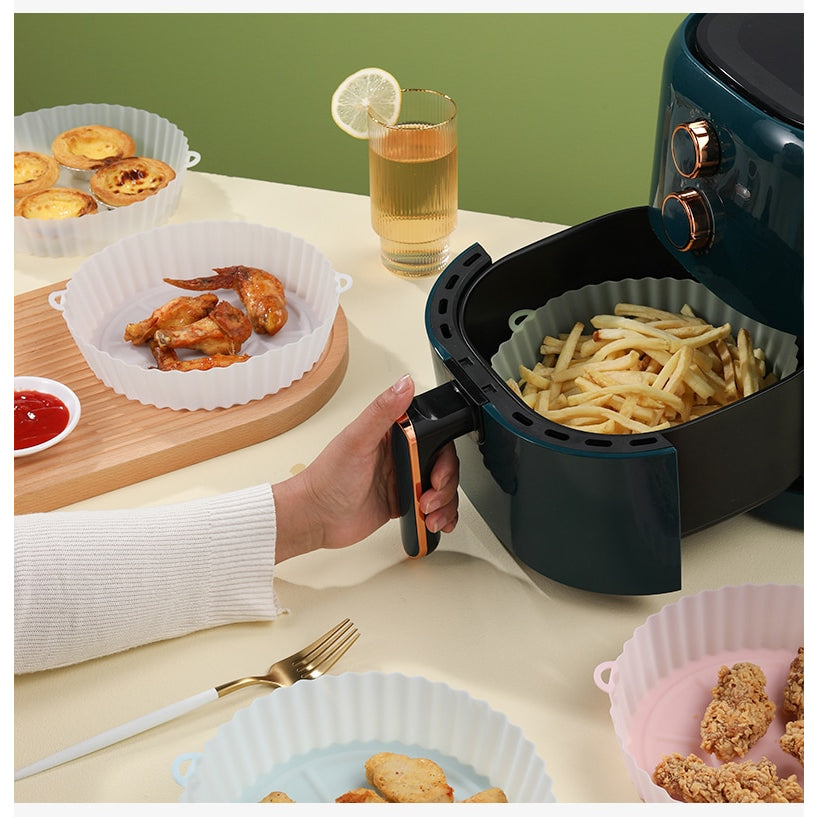 kit 4pçs C/ 2 Formas de Silicone 2 Pinceis Airfryer Protetor, Maleável e Antiaderente